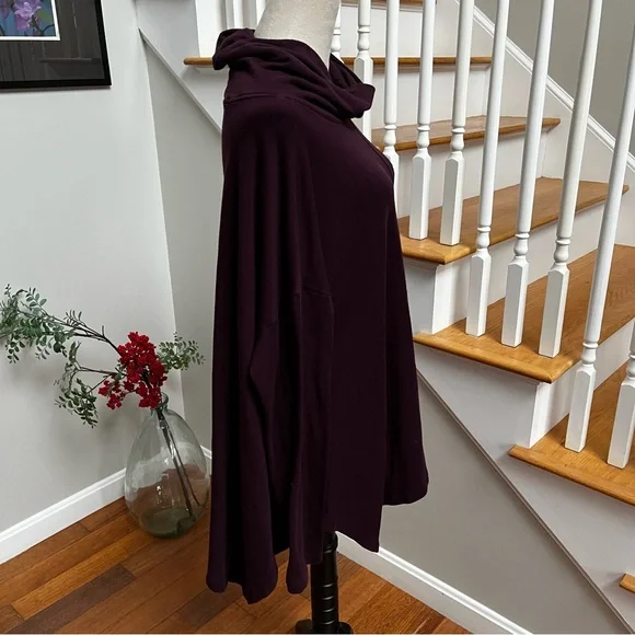 Athleta Women’s XL Turtleneck Sweatshirt Purple Burgundy Longer Back - Picture 2 of 6